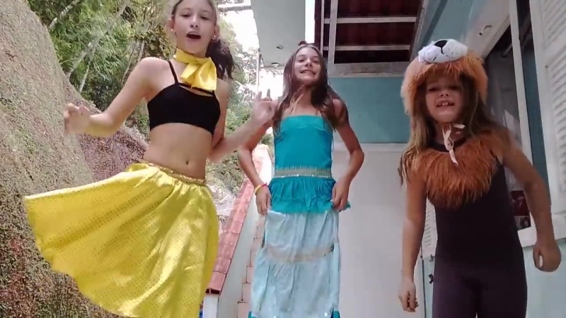 [amanda e os amigos] festejando carnaval 🎉😃