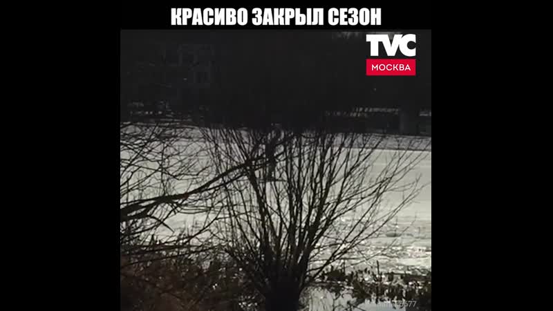 Голый лыжник