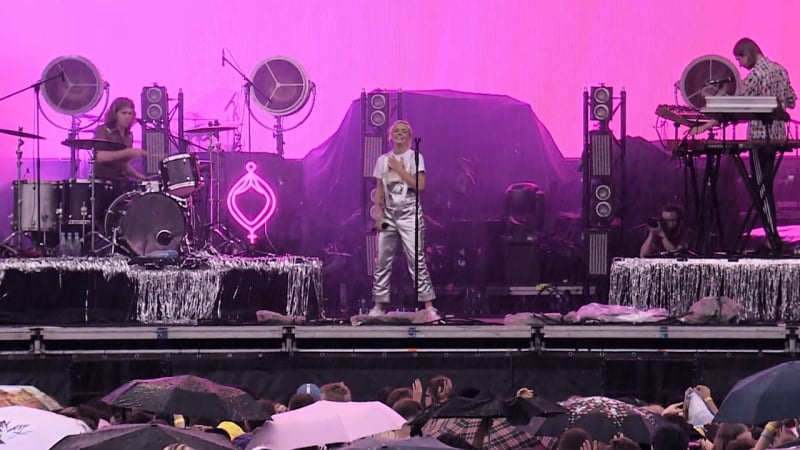 Tove lo live at park live, moscow 2018