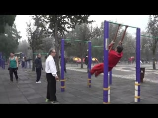 Sls старички на спортивной площадке (растяжка)