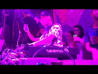 Skrillex b2b justin martin b2b miguel campbell b2b doorly @ your paradise, fiji 2016