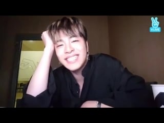 Junhoe tried to imitate roses voice on playing witz