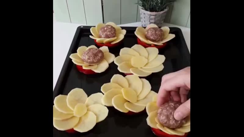 Аппетитная и красивая картошечка с фаршем!
