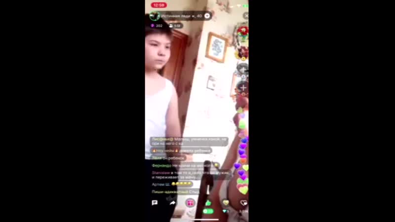 В химках женщина запустила пошлую онлайн трансляцию на сайте знакомств, но её прервал маленький сынишка, который в слезах просил