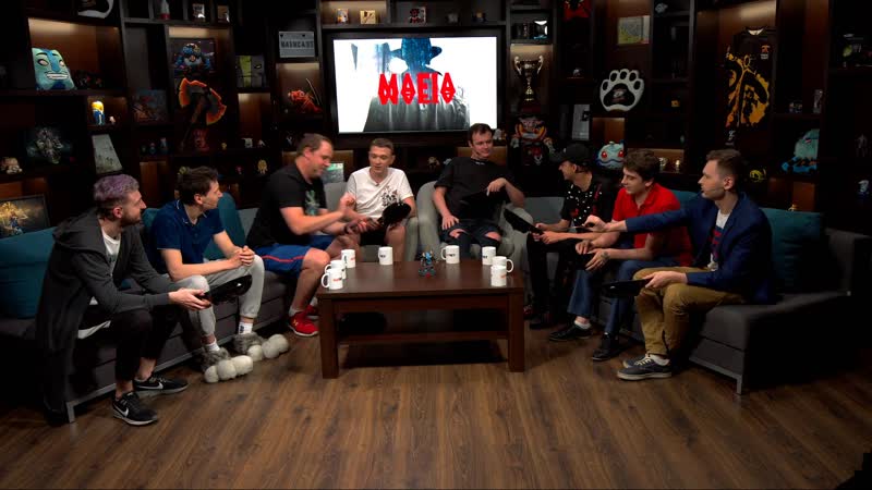 Вилат раздаёт карты