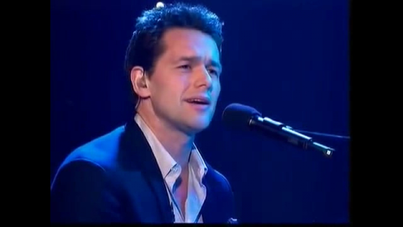 Julian ovenden singing last waltz on the alan titchmarsh show