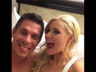 Anikka albrite и mick blue в кровати