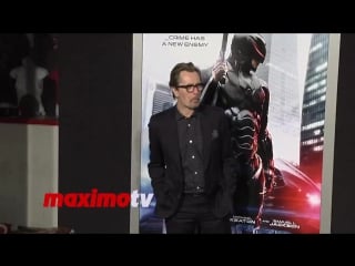 Joel kinnaman, olivia munn, abbie cornish, aimee garcia robocop la premiere