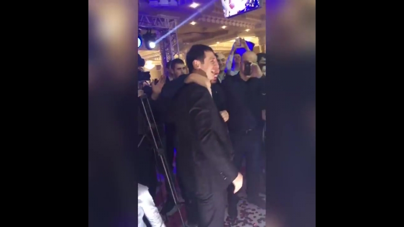 Алан дзагоев и александр кокорин танцуют лезгинку