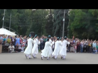 Даосские монахи выступают в сокольниках