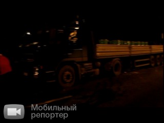 Водителя грузовика зажало в салоне в дтп пяти фур на мкад (3 10 12 )