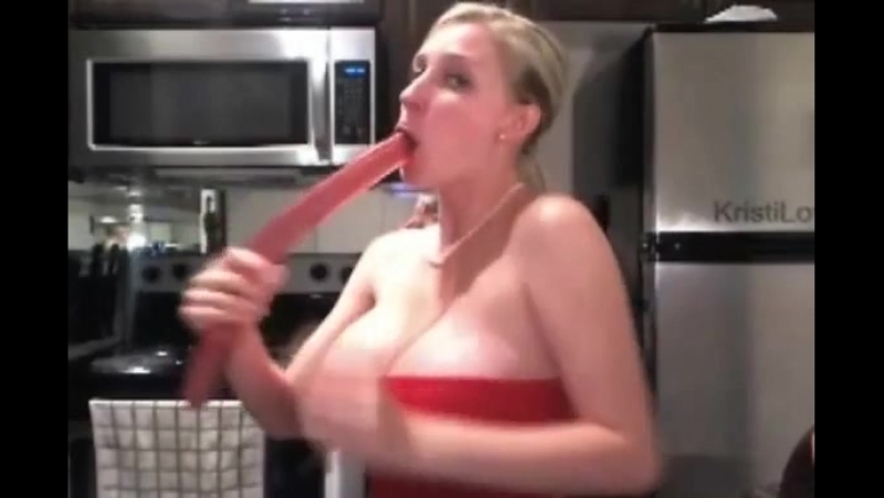 Wow porn video – Wow demonstrating her deepthroat skills [cam porn webcam вебка порно приват запись онлайн]