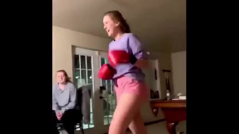 Легкий спарринг с девушкой неожиданная развязка