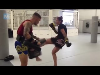 Тренироа девушки киборга крис сайборг чемпионка по мма el entrenamiento de cris cyborg (1)