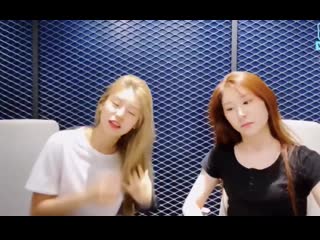 Chaeryeong and yeji from itzy listen to porn sweat & tears on their vlive