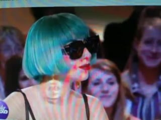 2011 // mouloud cite gagavision au grand journal devant lady gaga (gagavision net)