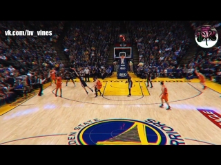 Brandon knight crosses over klay thompson