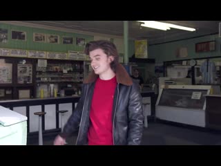 5 strange things that happened to stranger things’ joe keery on his gq photo shoot