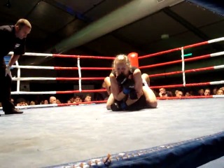 Kate aroa vs angie parr