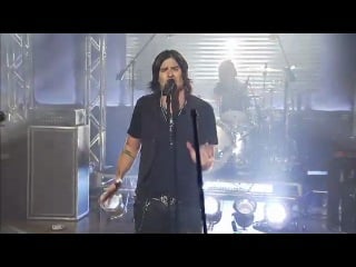 Hinder lips of an angel (walmart soundcheck)