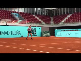 «¡buenos días madrid! ☀️ vika7 is already training at la caja mágica! 😊