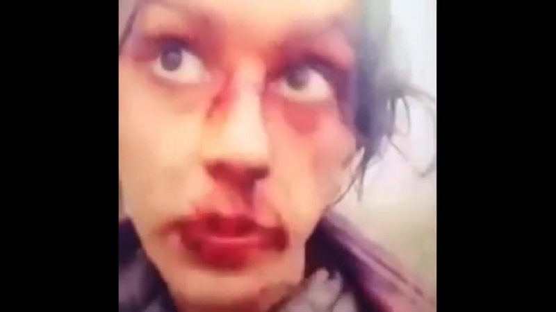 (прикол)я его просто попросила, валер, просто мне брови выщипай!