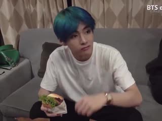 There is no ketchup looking for it in every bag munching fries anyway btsv v 방