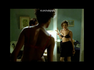 Шарлотта айянна (charlotte ayanna) в лифчике в фильме "горечь любви" (love the hard way, 2001, петер зер)