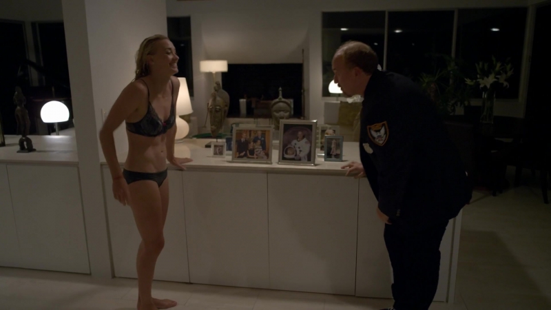 Yvonne strahovski sexy louie s04e02 (2014) hd 1080p