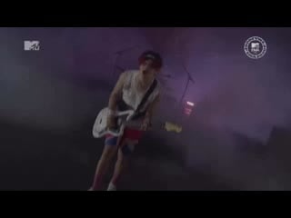 Yungblud // cotton candy and strawberry lipstick live @ mtv ema 2020