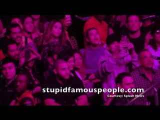 Kylie jenner, hailey baldwin dancing at justin bieber concert