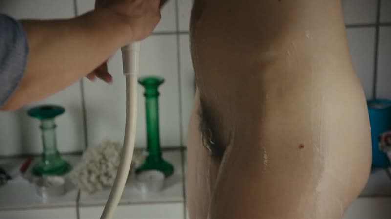 Лилит штангенберг / lilith stangenberg idioten der familie ( 2017 )