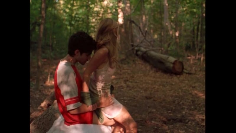 Рейчел Блау порно Ваннада қызыл трусики киген қызбен жыныстық массаж