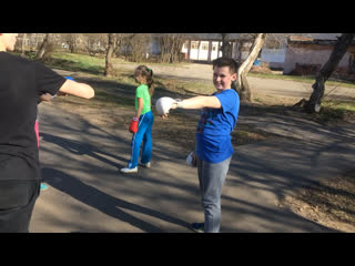 Поднимаем ноги