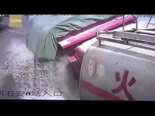 Lucky escape for suv driver after being crushed by gravel and lorry in sw china