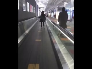 Victoria&krystal at haneda airport (160229)