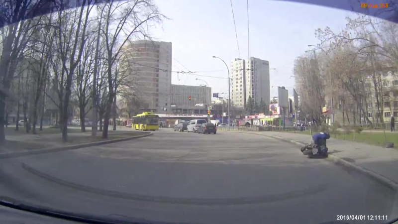 ✔ особое мнение мотоциклист "хрустик" жуткое зрелище, впечатлительным на смотреть (01 04 2016)