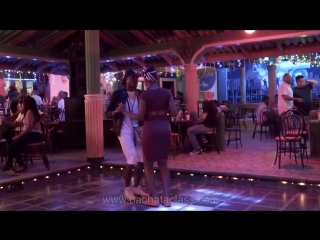 Bailando bachata en rd romeo santos "tuyo"