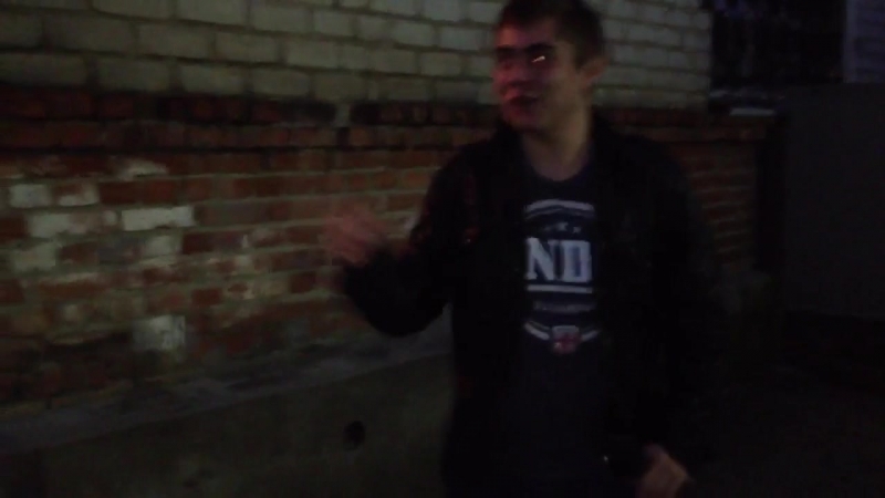 Тупые деи заставили парнишу разрубить телефон [рофлы и панчи]