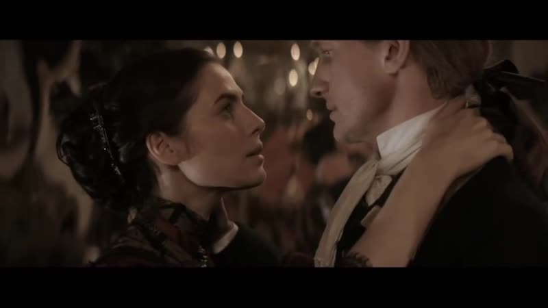 Молодые барыня фантастический и головокружительный танец на балу