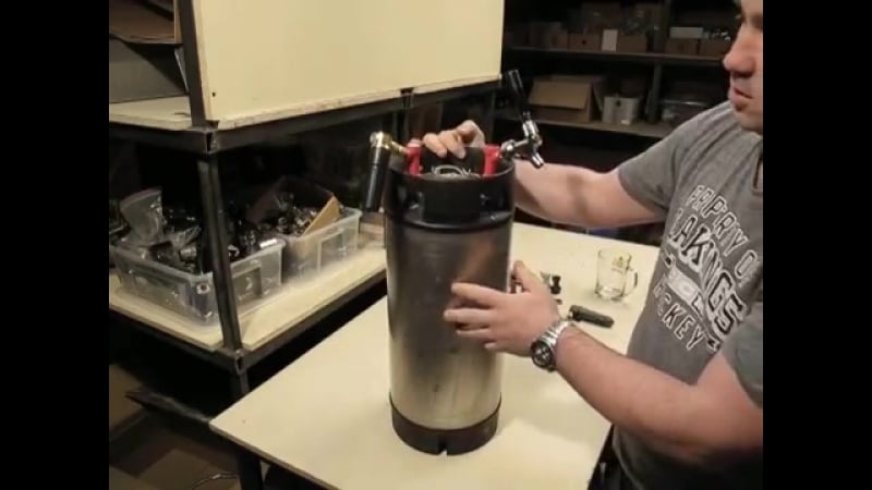 Кег корнелиус устаноа крана и адаптера co2