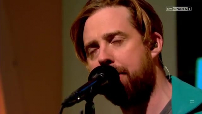 Kaiser chiefs hole in my soul (live at soccer am)