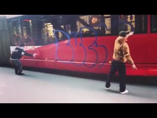 Burda dobro throw up's