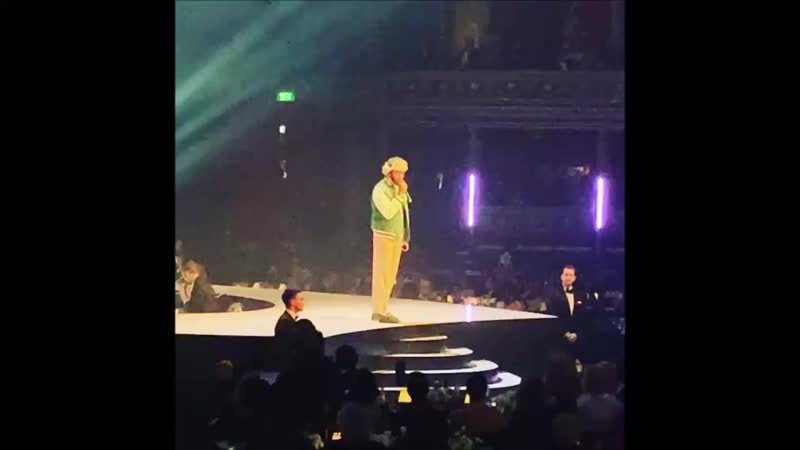 Janet jackson и tyler, the creator вручают рианне награду «urban luxe»