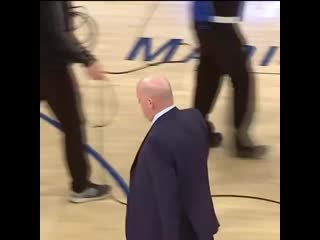 I hope the magic players pay his fine when he calls the refs out in the postgame ( 720 x 720 ) mp4