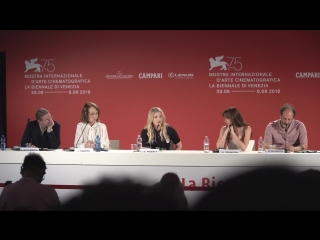 Suspiria press conference venice dakota johnson, luca guadagnino, chloë grace moretz, tilda swinton