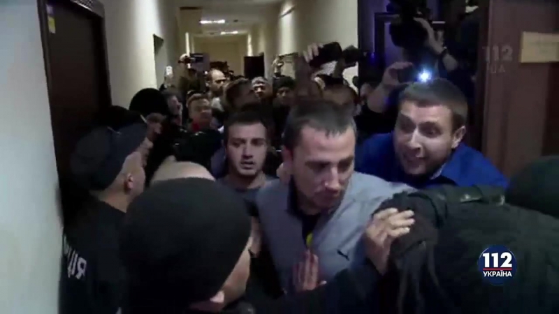 Бійка парасюка і міліціонера на кого ти стрибаєш