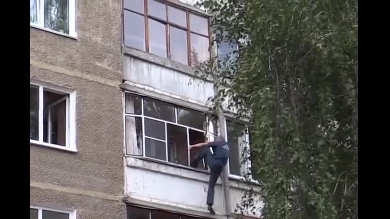 Полицейский спас ребенка в саранске (подслушано в x5 retail group | сотрудники)