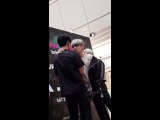 Fancam | 270419 | jun, byeongkwan (staring contest) @ hallyupopfest in singapore