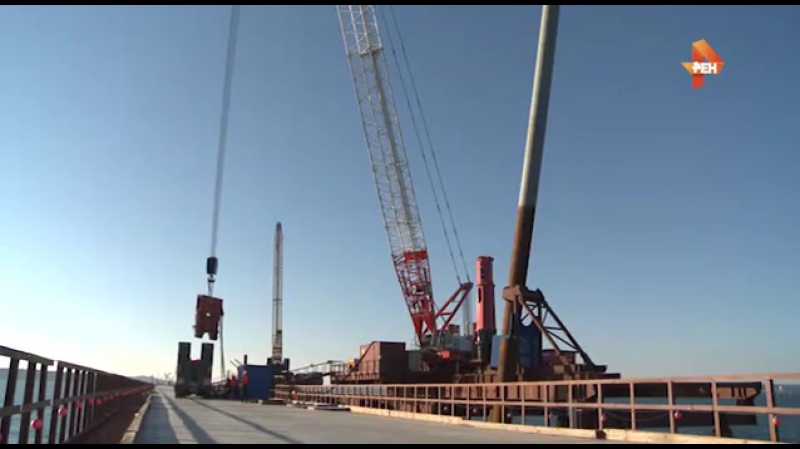 Началось строительство крымского моста через керченский пролив в акватории